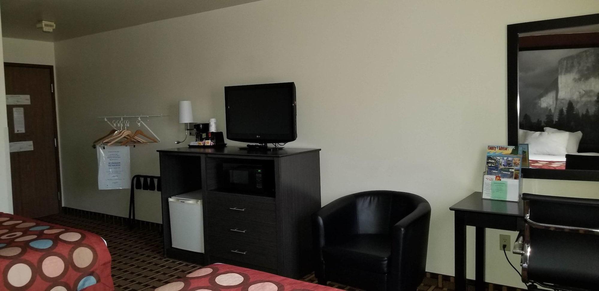 ซูเปอร์ 8 บาย วินด์แฮม แอชแลนด์ Hotel ภายนอก รูปภาพ