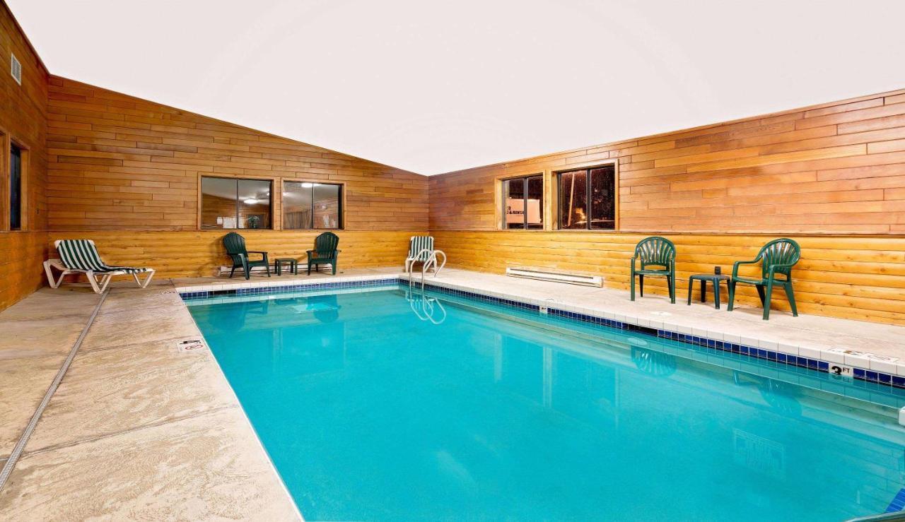 ซูเปอร์ 8 บาย วินด์แฮม แอชแลนด์ Hotel ภายนอก รูปภาพ