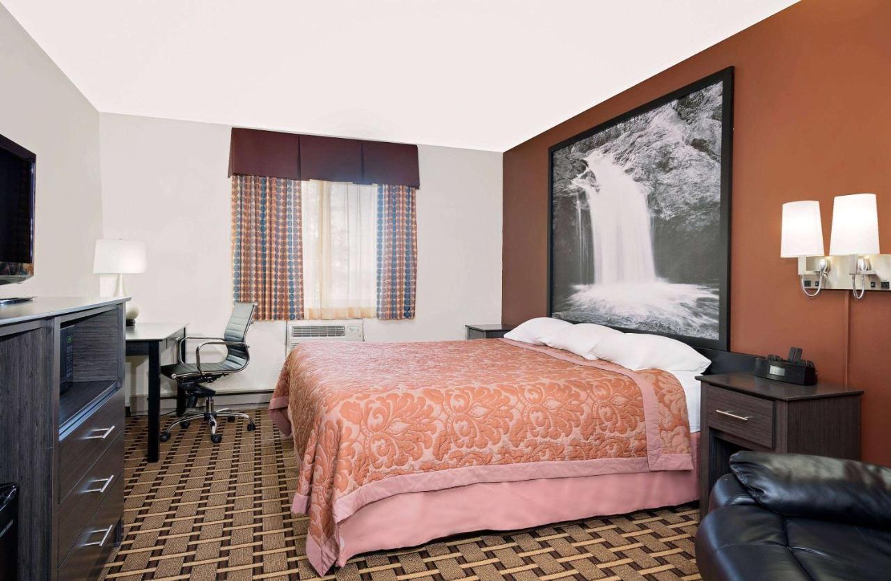 ซูเปอร์ 8 บาย วินด์แฮม แอชแลนด์ Hotel ภายนอก รูปภาพ