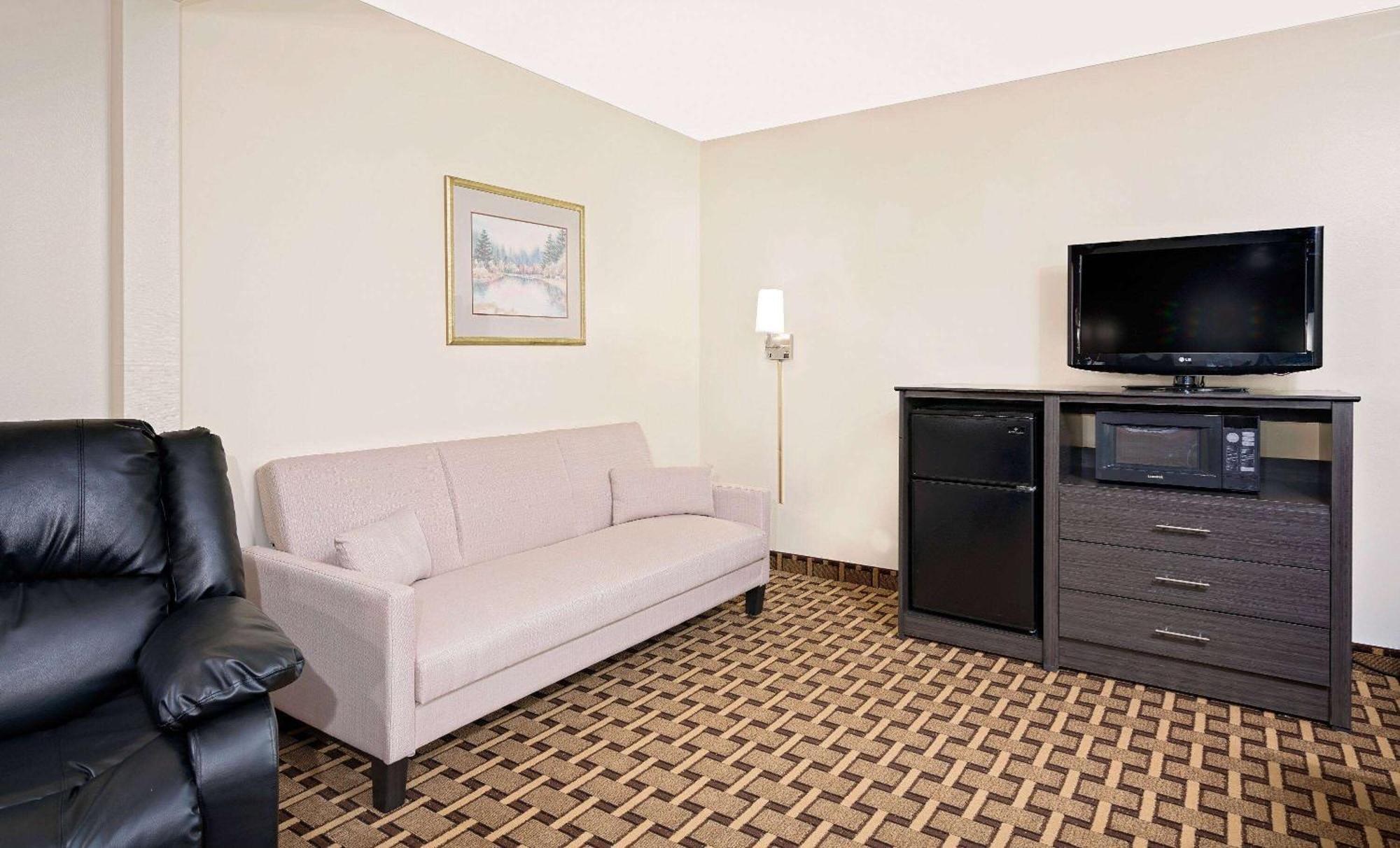 ซูเปอร์ 8 บาย วินด์แฮม แอชแลนด์ Hotel ภายนอก รูปภาพ