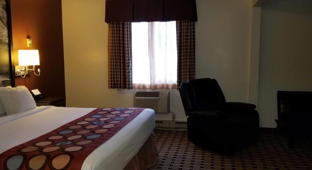 ซูเปอร์ 8 บาย วินด์แฮม แอชแลนด์ Hotel ภายนอก รูปภาพ